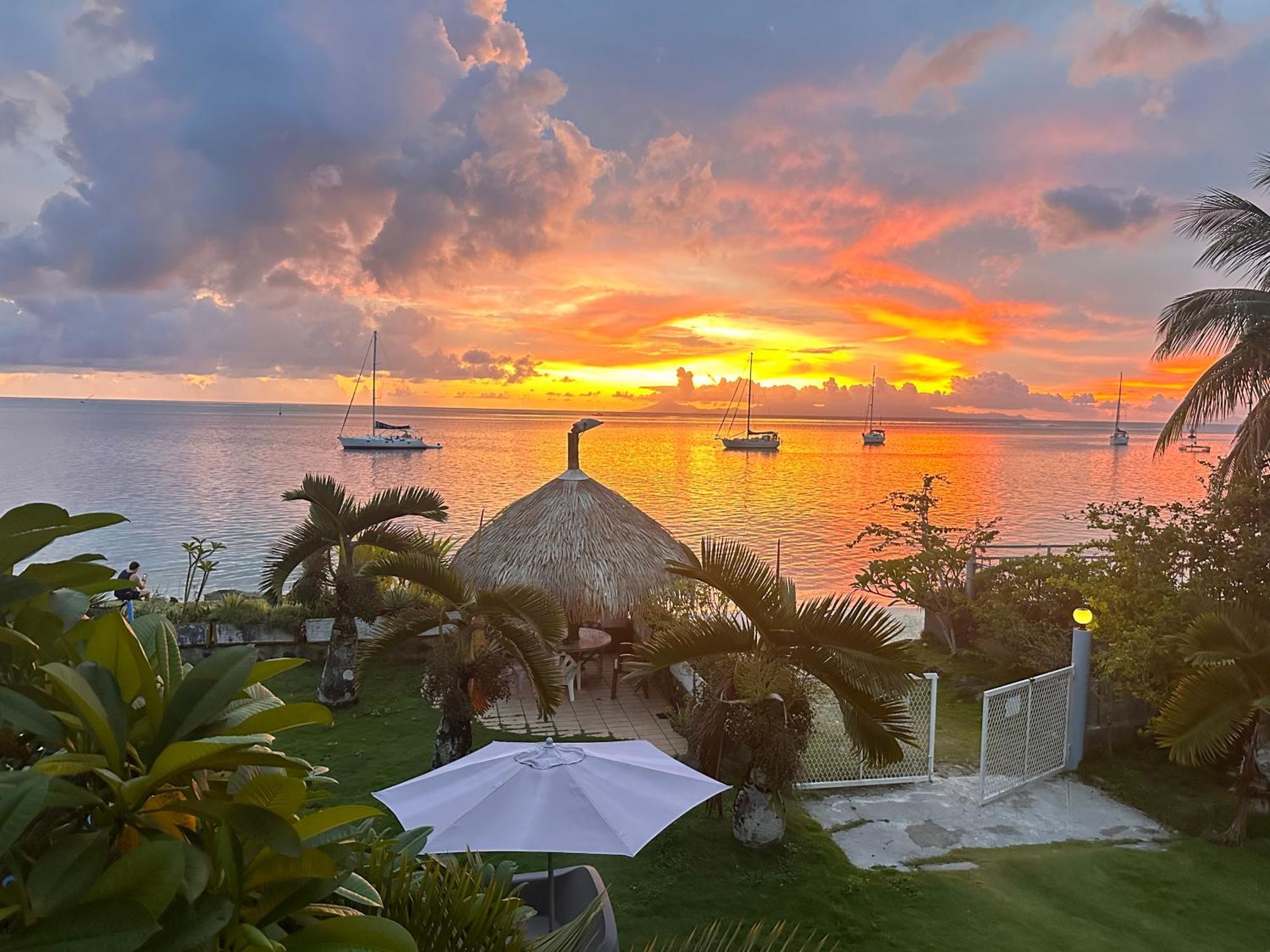 Meri Lodge Huahine « Room Of Marta » Fare ภายนอก รูปภาพ